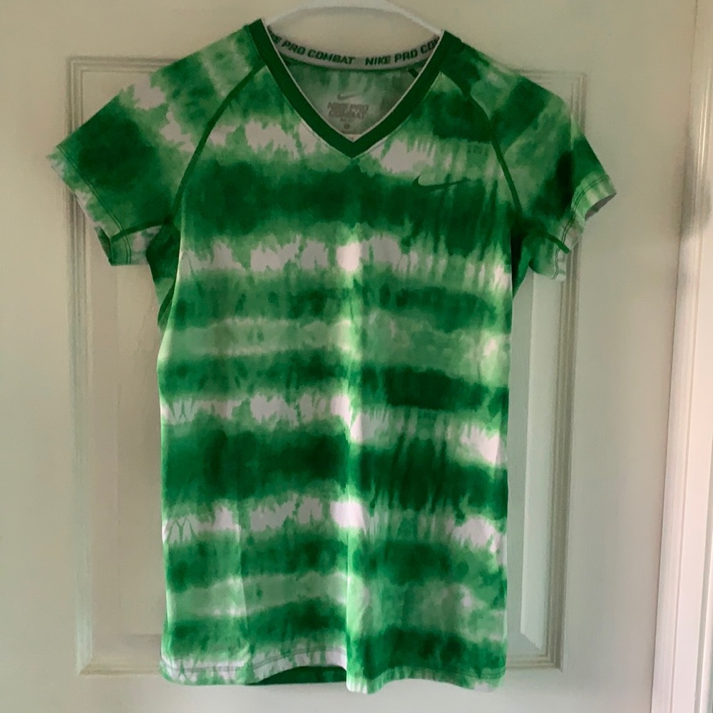 NIKE PRO COMBAT DRI-FIT shirt. Women’s Sz XS.